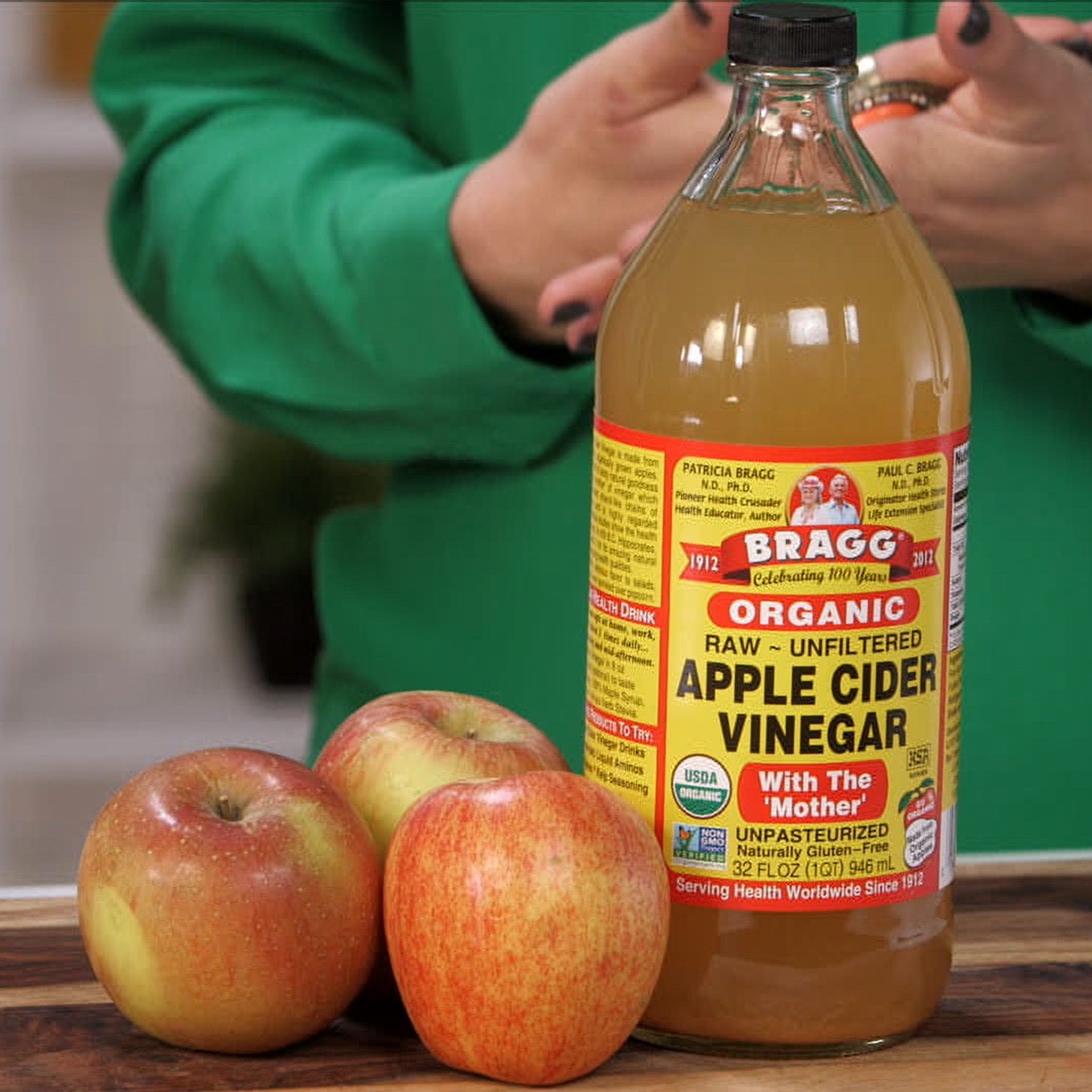 Масло и яблочный уксус. Уксус Apple Cider Vinegar. Уксус яблочный сидр. Яблочный уксус/Apple Cider Vinegar. Яблочный уксус органические кислоты.